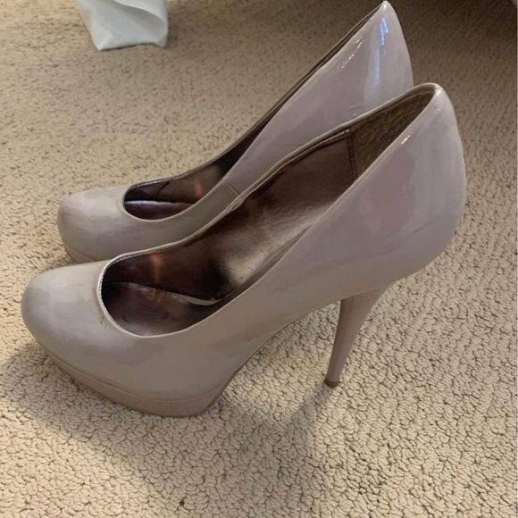 Nude Heels - Picture 3 of 3